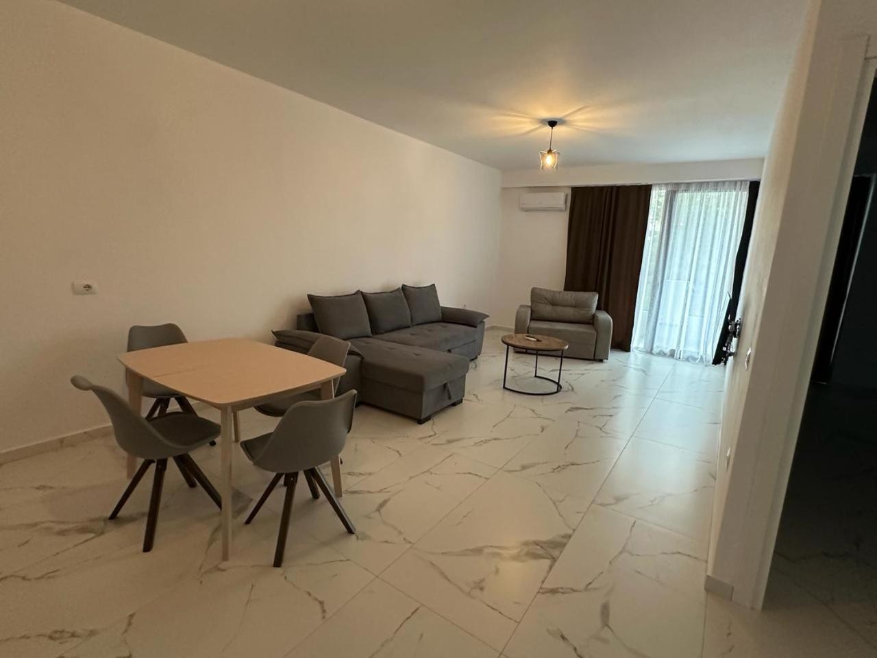 Sunrose Residences Sarande Bagian luar foto