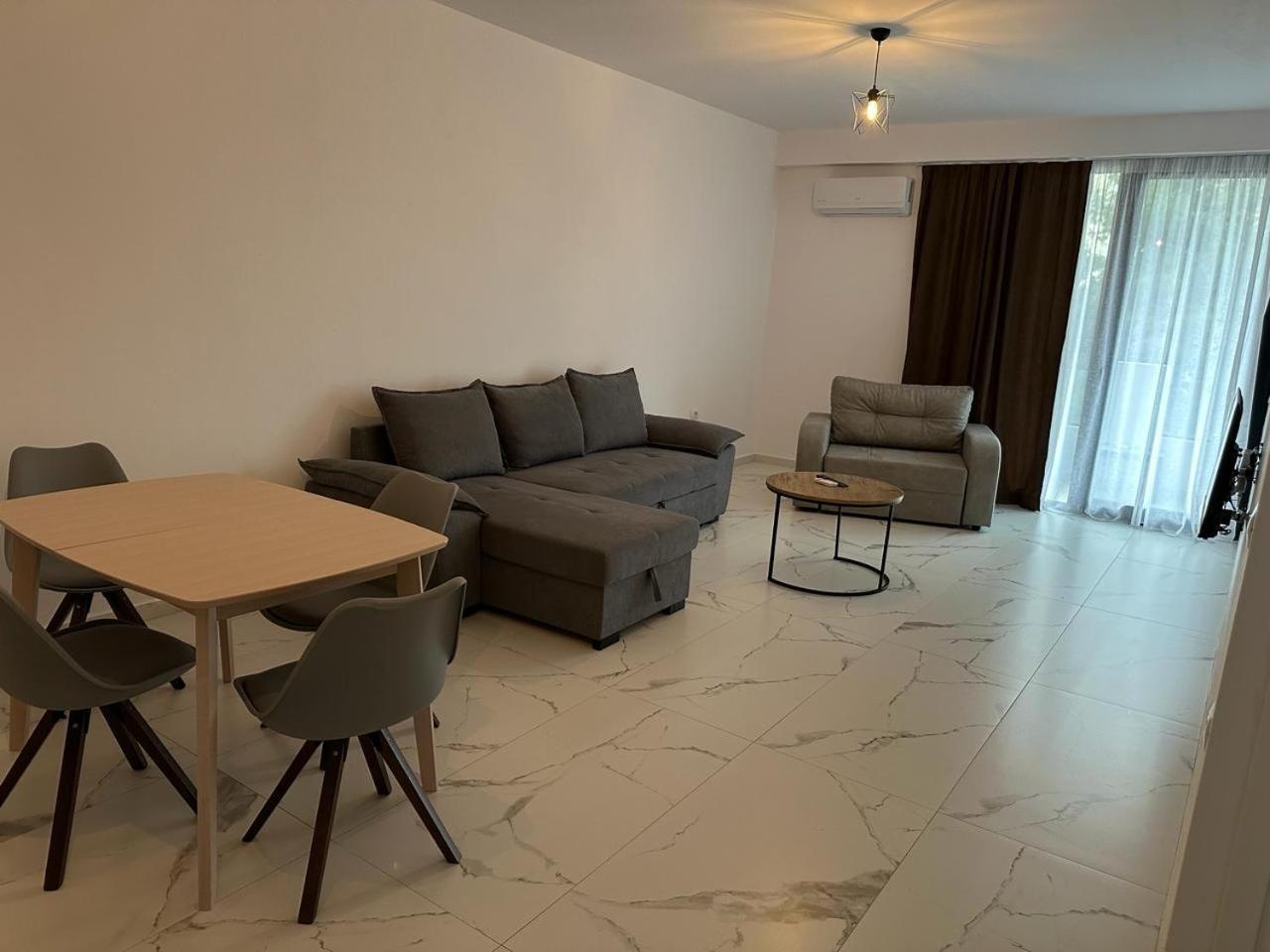 Sunrose Residences Sarande Bagian luar foto