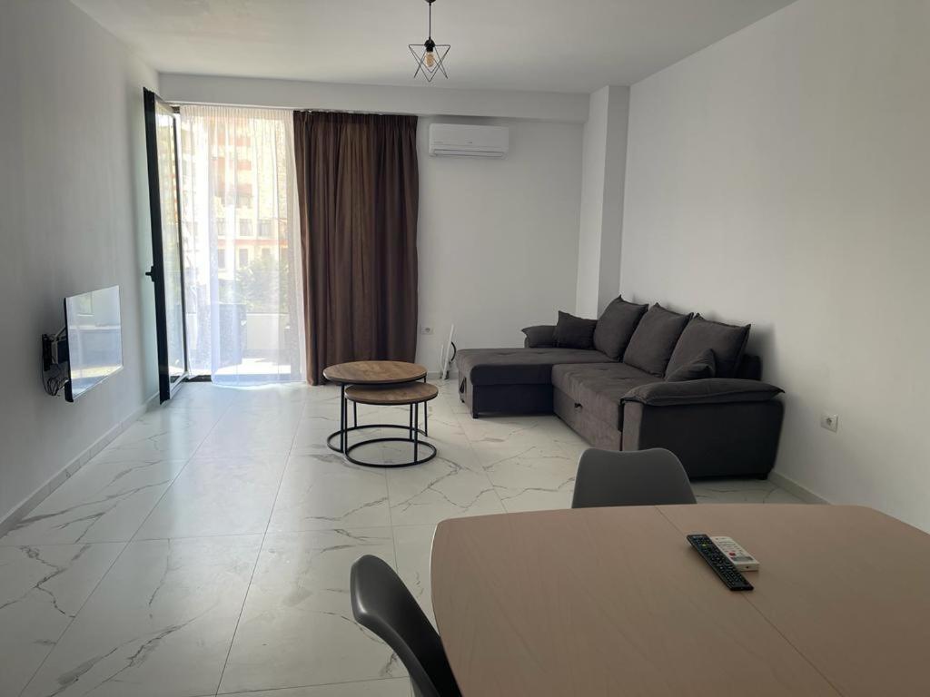 Sunrose Residences Sarande Bagian luar foto