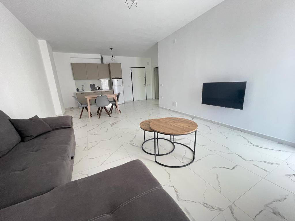 Sunrose Residences Sarande Bagian luar foto