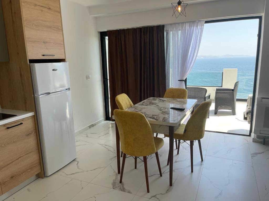 Sunrose Residences Sarande Bagian luar foto