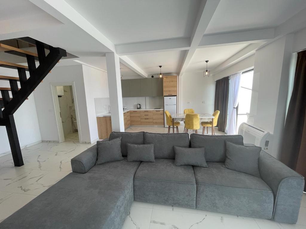 Sunrose Residences Sarande Bagian luar foto