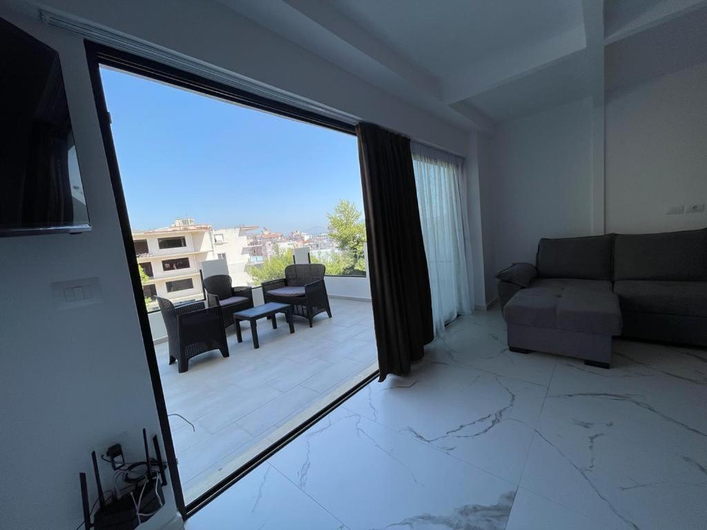 Sunrose Residences Sarande Bagian luar foto