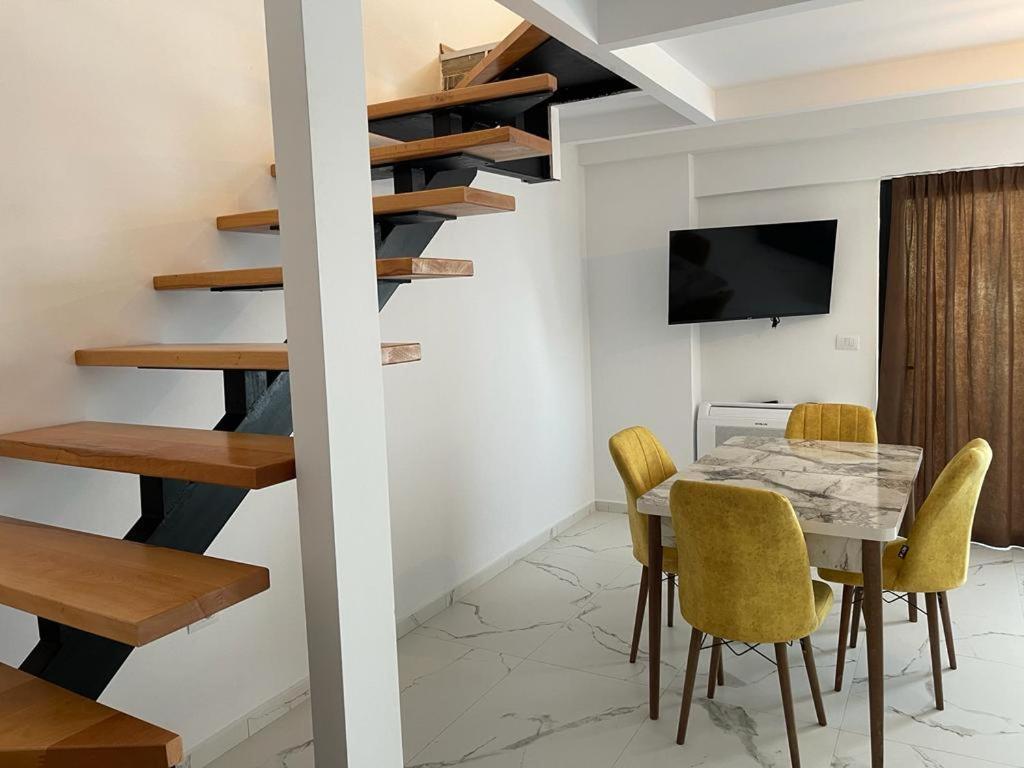 Sunrose Residences Sarande Bagian luar foto