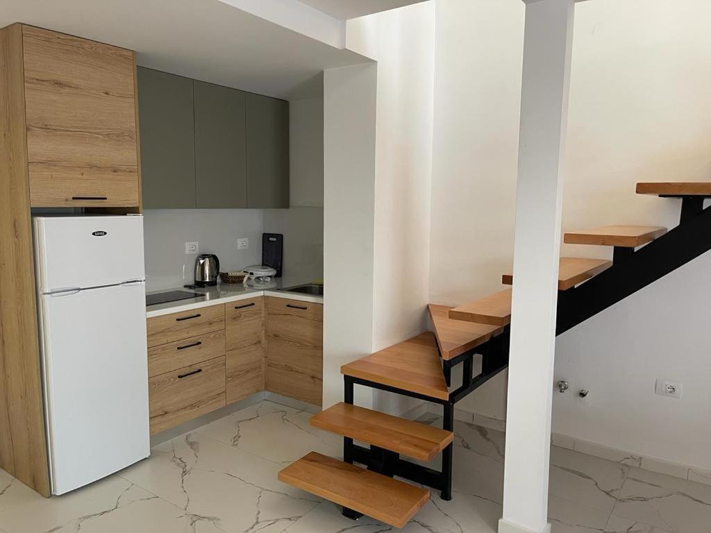 Sunrose Residences Sarande Bagian luar foto