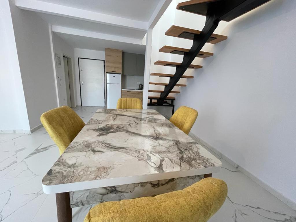Sunrose Residences Sarande Bagian luar foto