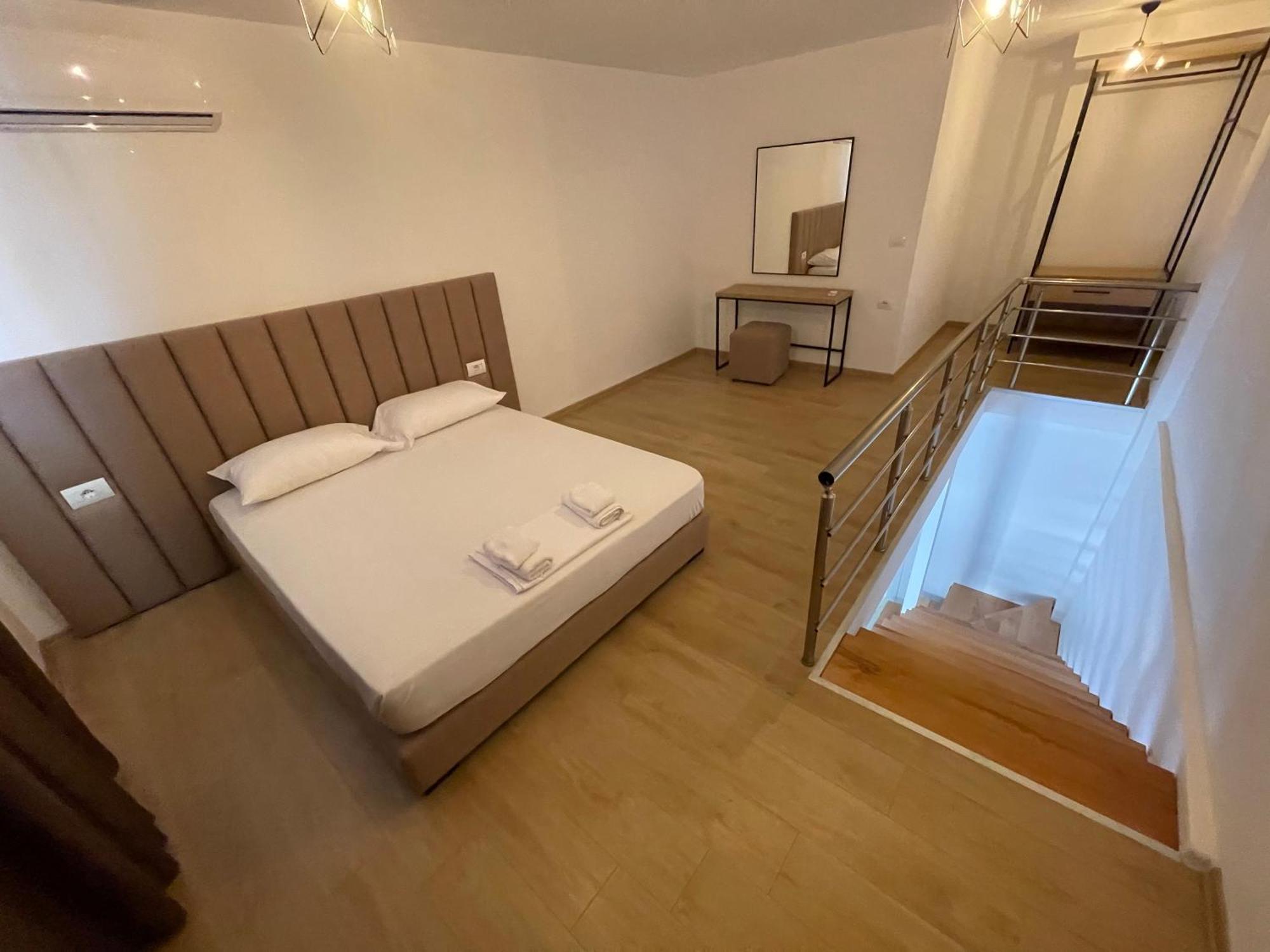 Sunrose Residences Sarande Bagian luar foto