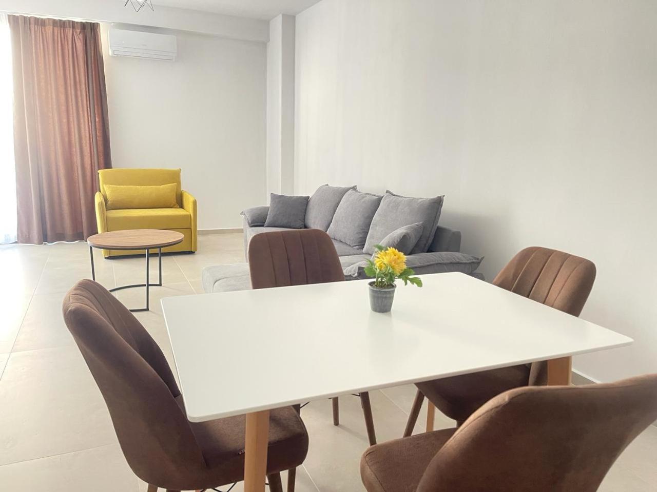 Sunrose Residences Sarande Bagian luar foto