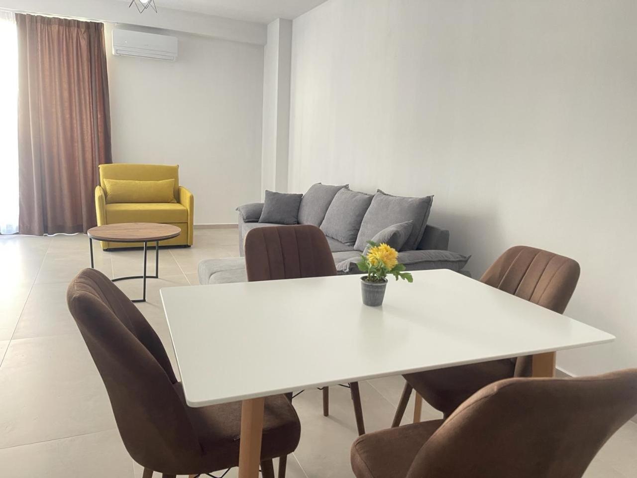 Sunrose Residences Sarande Bagian luar foto