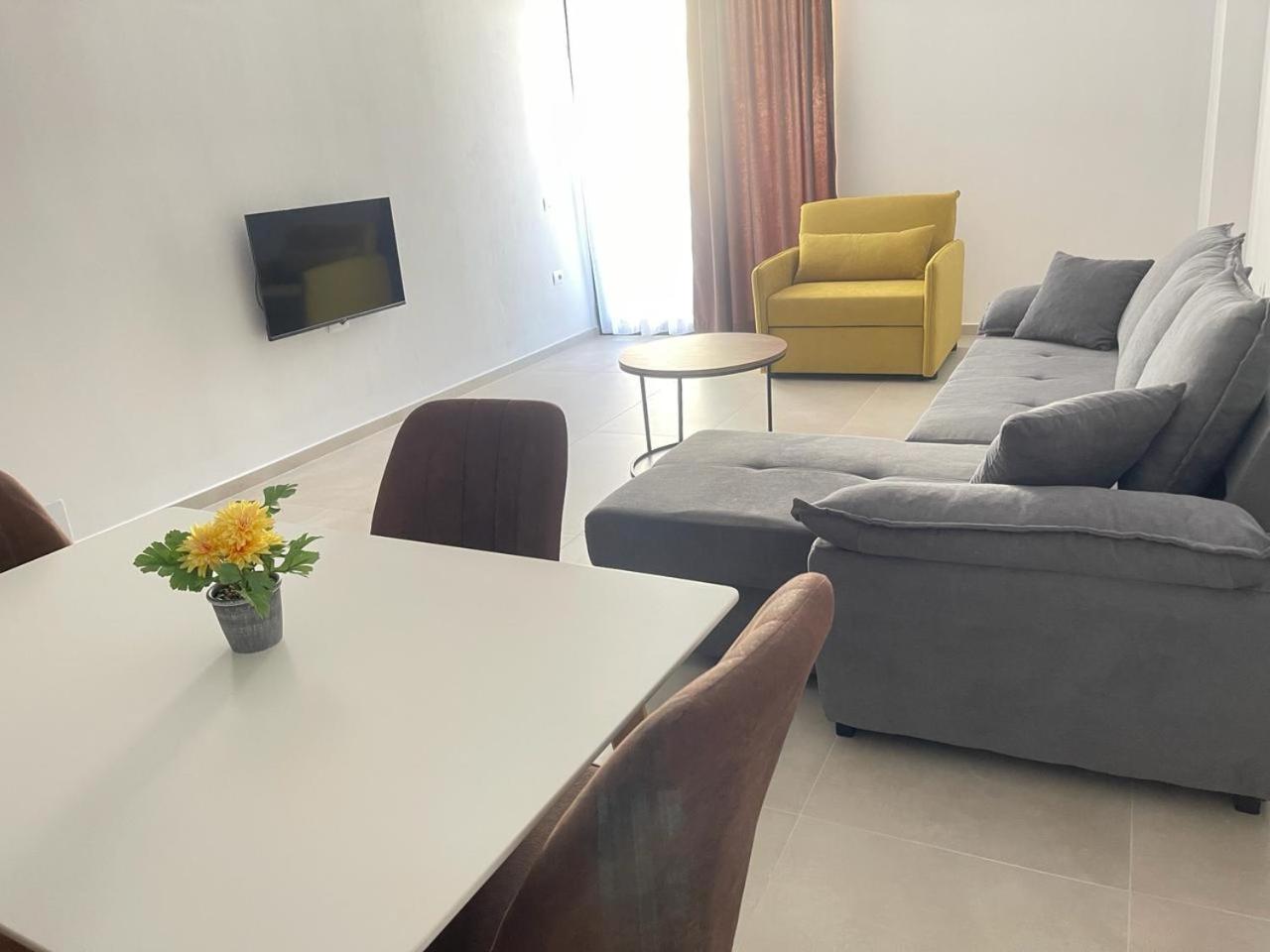 Sunrose Residences Sarande Bagian luar foto