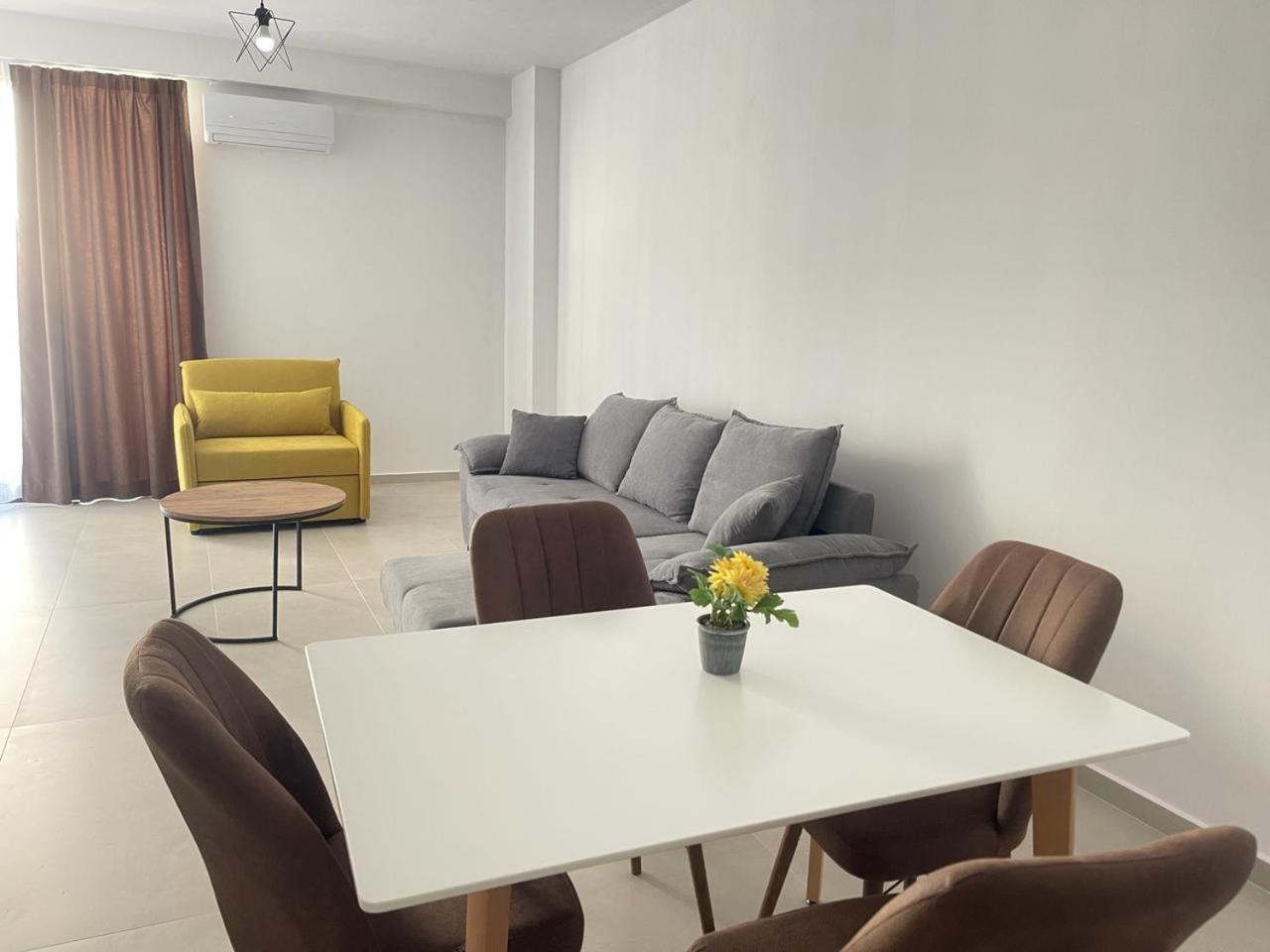Sunrose Residences Sarande Bagian luar foto